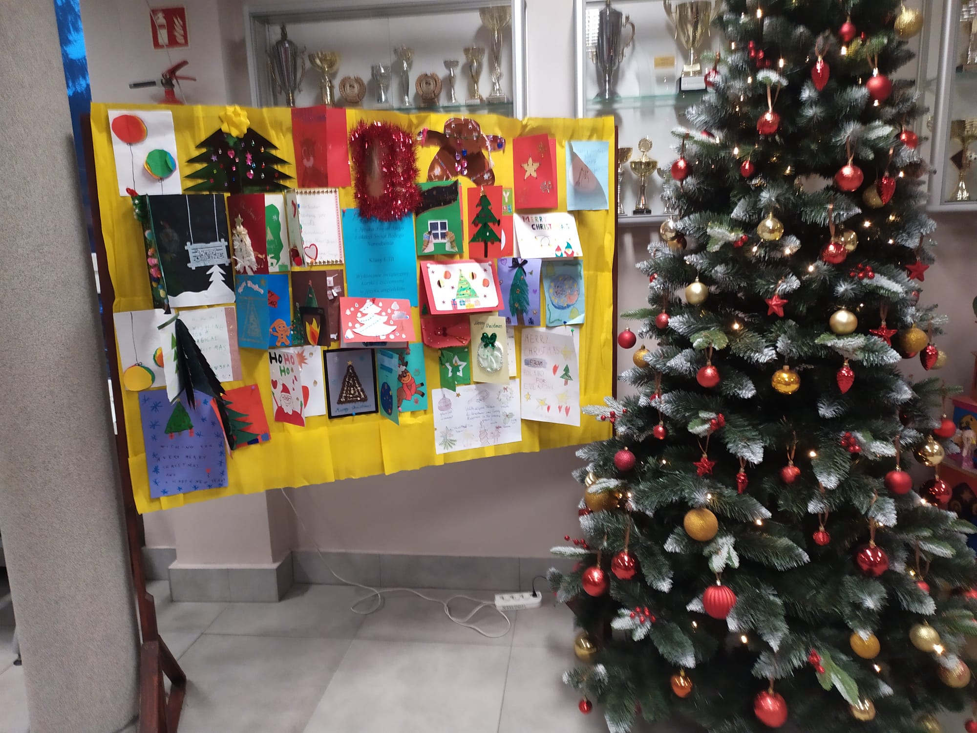 🎄 Rozstrzygnięcie Szkolnego Konkursu Świątecznego z Języka Angielskiego 🎄