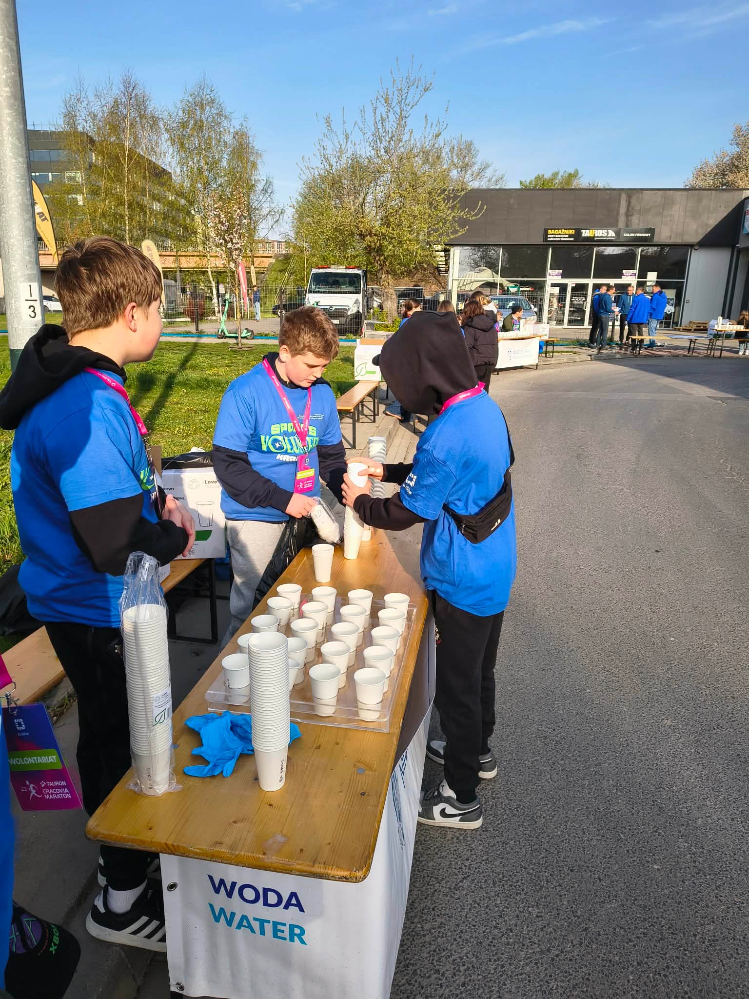 Wolontariat sportowy uczniów klasy VII B – Cracovia Maraton 2026